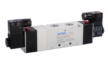 AIRTAC CONTROL VALVE, 4V4 SERIES, DOUBLE SOLENOID 4 WAY 2 POSITION  220VAC, 1/2"NPT, HARDWIRED